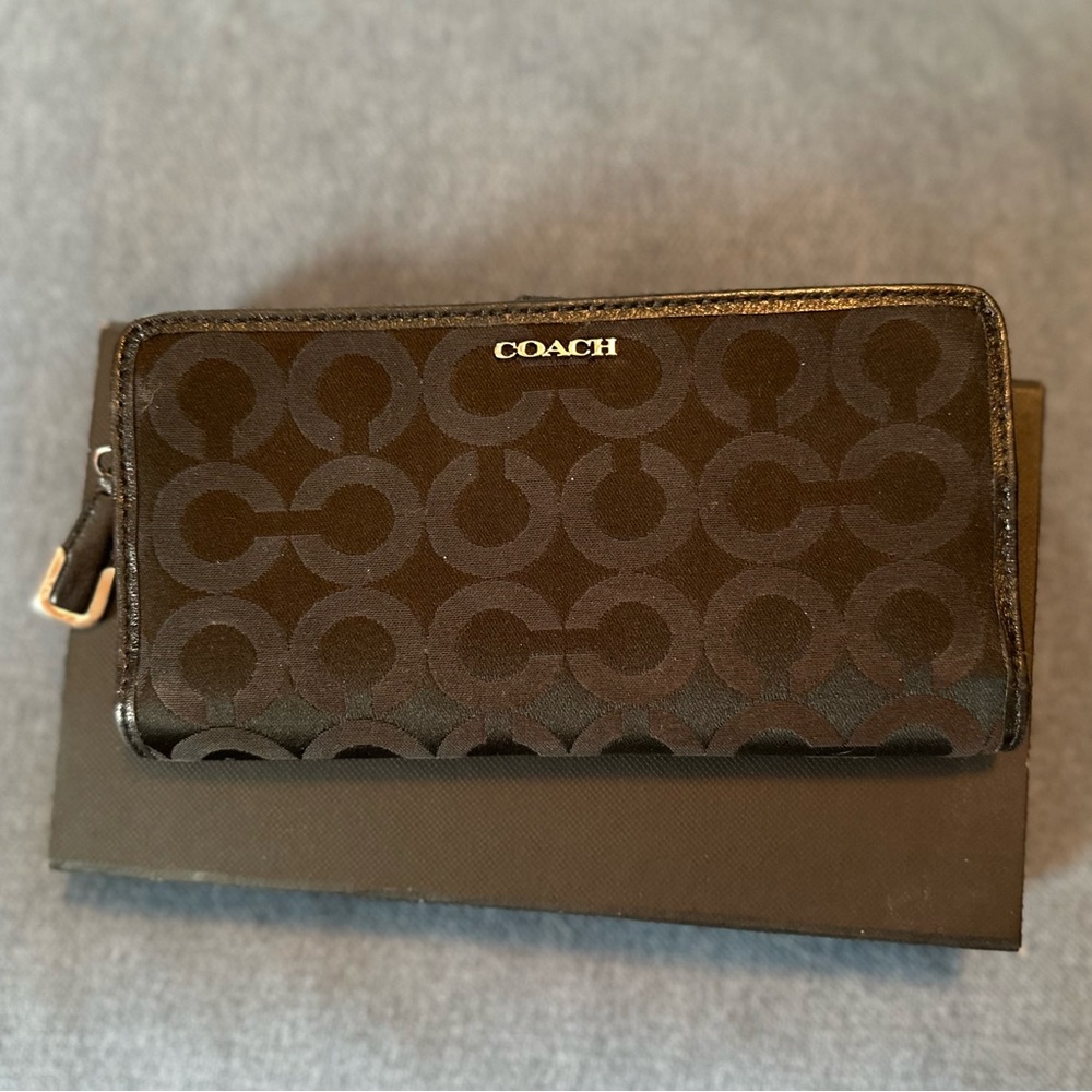 Coach Fabric Signature Skinny Wallet